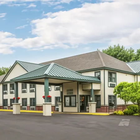 Econo Lodge Glens Falls - Lake George