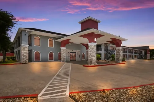 Clarion Pointe