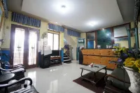 Hotel Surabaya Jaya Bandara Soetta - Pensionaatit