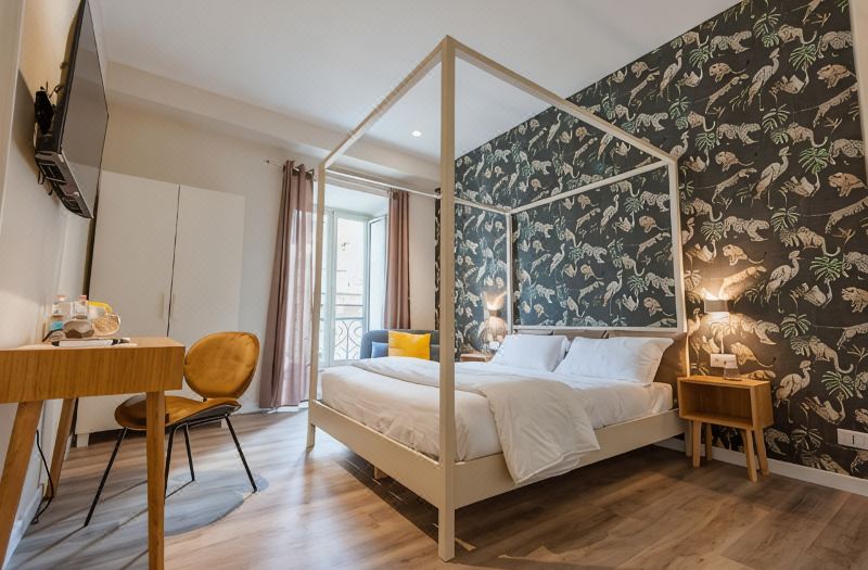 Design 18 Charming Rooms