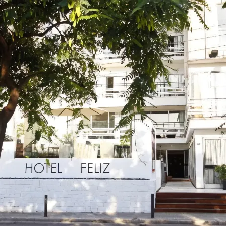 Hotel Feliz Отели рядом с достопримечательностью «Торговый центр El Corte Ingles»