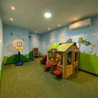 3-bedroom apartment in delightful Santo Domingo with pool,WiFi, fitness room Others