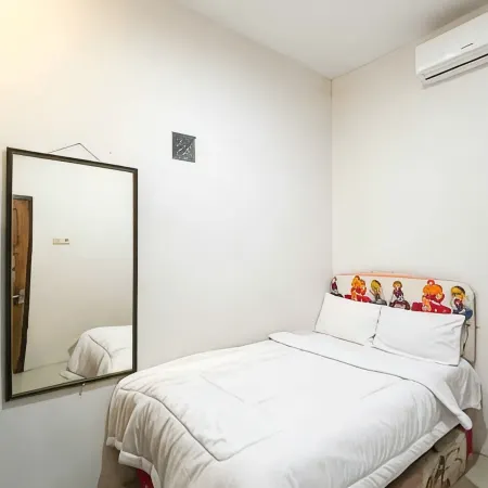 Oma Kost 3 Probolinggo Mitra RedDoorz