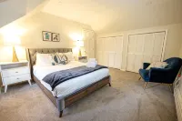Catskills - Windham Villa | 6Br, 4 BA, XL Pool, Hot Tub & Cinema, Gardens
