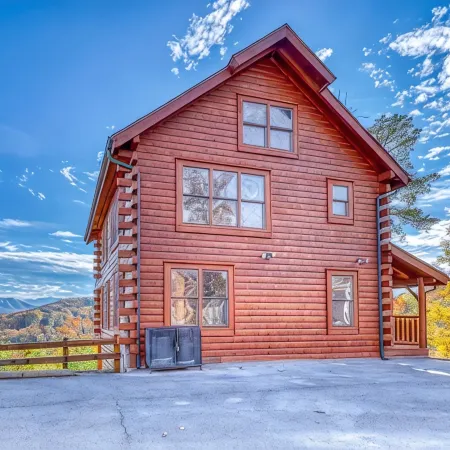 Premium Host: Full Log Cabin/Spectacular MountainViews/ HotTub/WiFi/Pool/Gym !!!