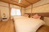 Kantarō & Monetarō's Circle Inn - balcony