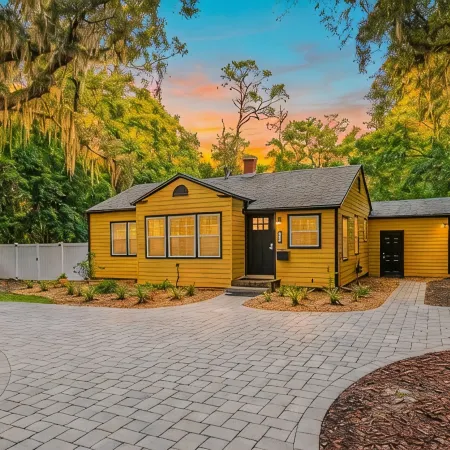 Cottage By UF - Walk to Stadiums, Campus and Midtown