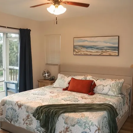 King Bed/Ice Machine/Boat Parking Hotels in Steinhatchee