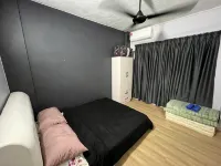 Homestay WaDi 2 with pool near beach - 2-Star