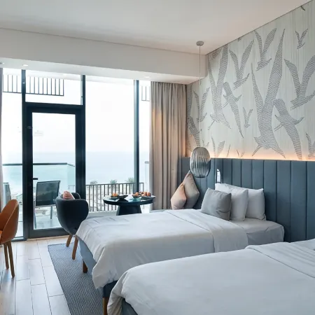 C Central Resort the Palm
