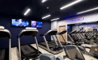 Ramada Hotel and Suites by Wyndham Yerevan - ที่มีฟิตเนส