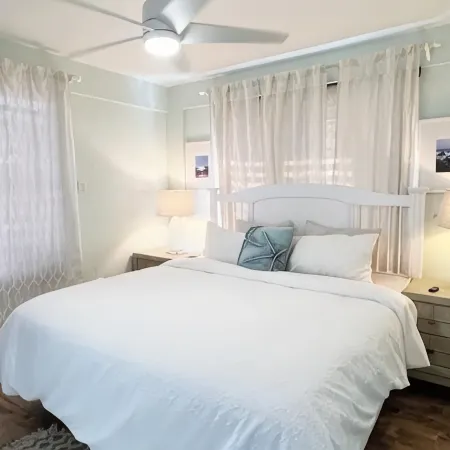 Adorable Beach House, Concha Azul in Sea Beach!