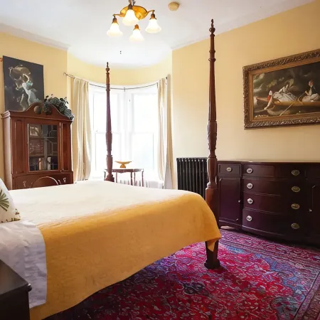 The Butchart Estate: heritage mansion by Georgian Bay