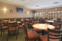 Best Western Plus Pembina Inn  Suites - Bữa sáng