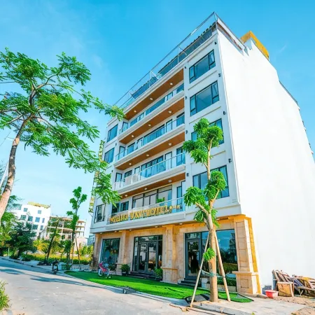 Quang Vinh Hotel