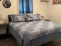 Charming 2-Bedroom Cabin on the River in Beaverton Hotels in Gladwin County
