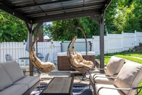 Spacious 4-bedroom house with plenty of amenities in Downtown Albany