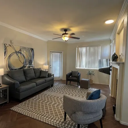 Gilbert/Mesa Solana Luxury Condo 1 Bdrm/1 Bath Near MD Anderson Cancer Center