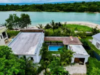 Luxury villa on the beach! - Homestays
