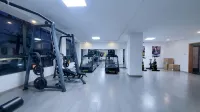 Executive studio suite,heated pool,king bed. - Bãi đậu xe