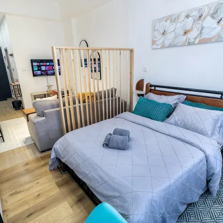 Executive studio suite,heated pool,king bed. Отели рядом с достопримечательностью «Торговый центр Yaya Centre»