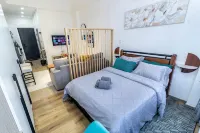 Executive studio suite,heated pool,king bed. - 2-Star
