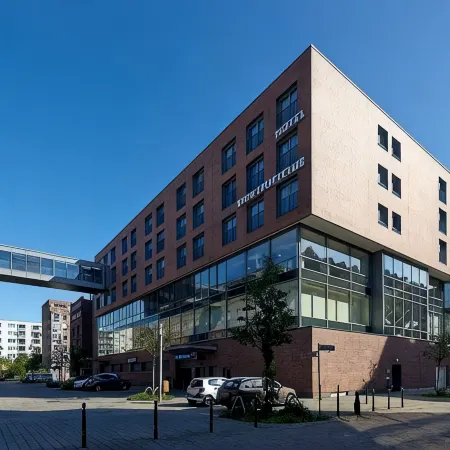 centrovital Hotel Berlin Отели рядом с достопримечательностью «Станция метро Paulsternstraße»