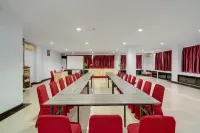 Prima Hotel Ratulangi Makassar by LIFE - parcheggio