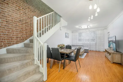 Modern Comfort in Bankstown - Villas