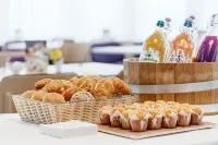Hotel Ador - breakfast