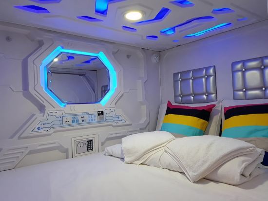 Galaxy Pods Capsule Hotel Boat Quay