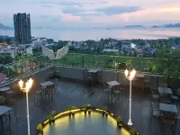 Aston Lampung City Hotel - bar