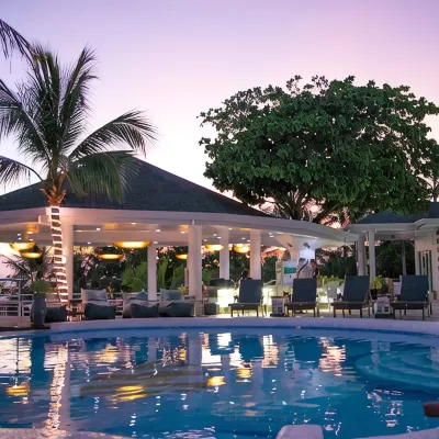 J&R Residence Hotels near Canuba Beach
