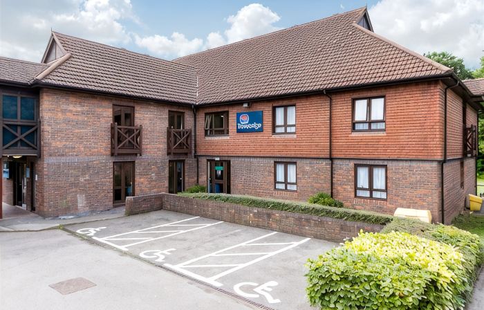 Travelodge Frimley Hotel