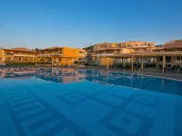 Grand Blue Beach Hotel فنادق في كوس