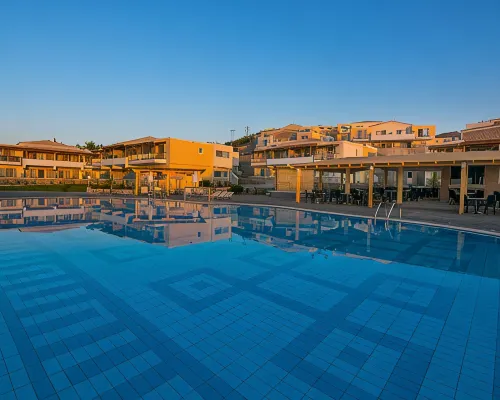 Grand Blue Beach Hotel Hoteles cerca de Molino de Antimachia