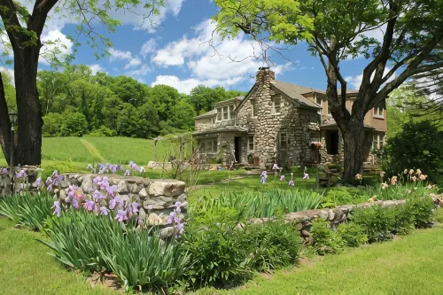 Lavender Hill Estate, Private 37 acres,1.5 hour from NYC, Heated Pool, Jacuzzi,