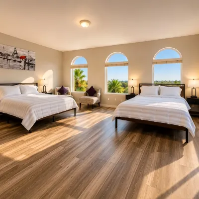 Comfort and Luxury Tropical Villa with EV Charger. Hotels near King County (Boeing Field) International Airport