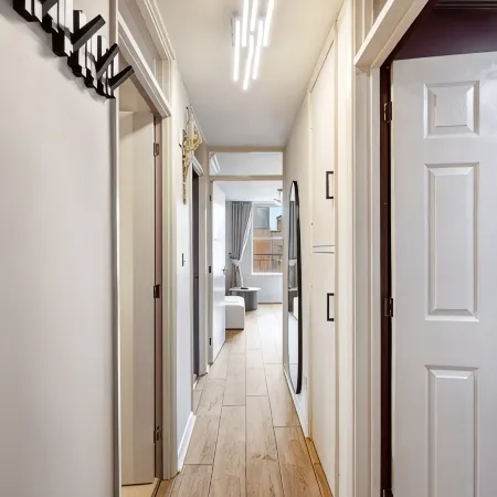 Stylish Waterfront 2-Bed City Apartment