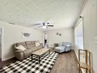 Charming 3-bedroom house on quiet street in delightful Kilgore - Wifi