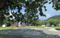 New Listing Cozy 2/2 with Distant Mtn. Views and Only 15 Min. from Blowing Rock.