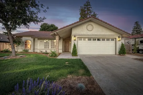 Relax & Play in Clovis! 4BR w/ Hot Tub, Game Room, Firepit, Close to Hospitals