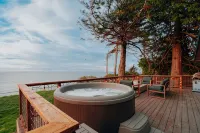 Private Blufftop · Oceanview Hot Tub · Fire Pit - balcón