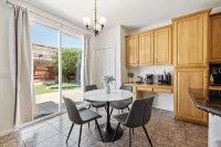 EV Fast Charger 5BD Amazing Home - Wifi