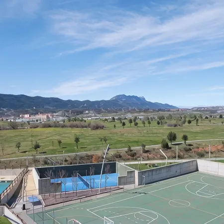 Apartment with views of the Pyrenees with free Wifi and Netflix