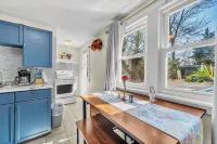 Entire Private Apartment w/Patio and Big Driveway.