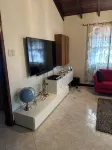 Free Loaner car….Barbados Charming 3-Bedroom with AC, WiFi in ST James. - 2 ดาว