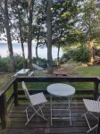 Quaint Cottage on Swan Lake - 2-Star