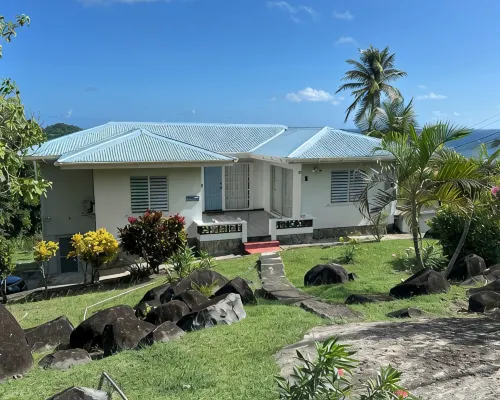 Tradewinds- quiet home overlooking the ocean Hotels in Sauteurs