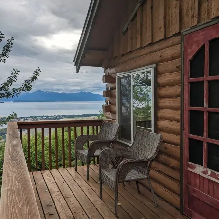 Private Cabin with a View!